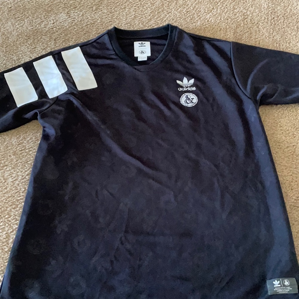 Men’s Adidas Soccer ⚽️ Jersey in size L